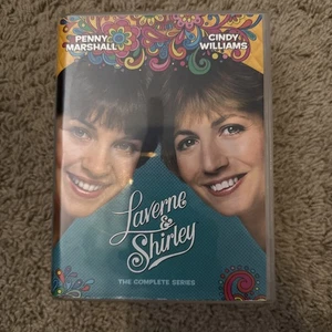 LAVERNE & SHIRLEY TV SERIE 28 DVD Set 8 Staffeln 6 Discs fehlen eine zerkratzt - Bild 1 von 3