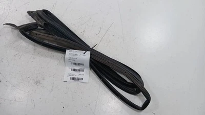 Резиновое левое уплотнение для передней двери Ford Taurus 2013 2014 2015 2016 годов выпуска - Изображение 1 из 4