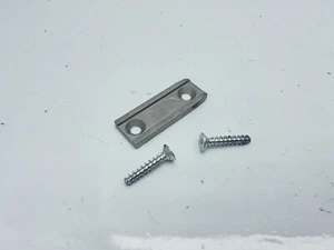 MB 320 W210 99-02 Rear Boot Cargo Cover Roller Blind Bracket Holder - Picture 1 of 7