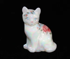 Vintage 4" Signed Fenton Opalescent White Glass Hand Painted Cat Kitten Figurine - Picture 1 of 13