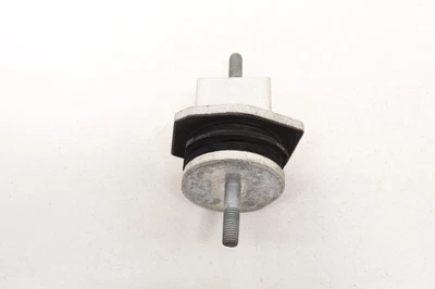 2016 - 2025 VOLVO XC90 ЗАДНИЙ ЛЕВЫЙ ИЛИ ПРАВЫЙ КРОНШТЕЙН ДЛЯ КРЕПЛЕНИЯ РЕССОРЫ ЛИСТА OEM 32286142 - Изображение 1 из 4