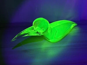 Murano Uranium Vaseline Glass Bird , made in italy. 1920s - Picture 1 of 12