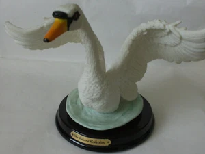 Large Heavy White Swan Ceramic Pottery Figurine by Juliana Collection - 7¾" High - Picture 1 of 12