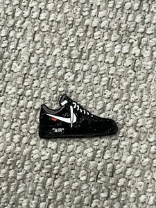 HYPE Golf Ball Marker 1.25" Black Sneaker - Magnetic Enamel NEW - FREE SHIPPING - Picture 1 of 5