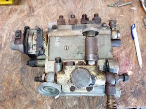 Bosch ESP Einspritzpumpe PES4A gebraucht - Picture 1 of 4