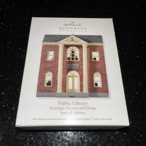 Hallmark Keepsake Ornament Club Biblioteca Pubblica Case Nostalgiche Edizione Speciale - Foto 1 di 19