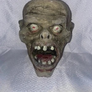 Cabeza de zombi pintada personalizada Halloween horror casa utilería respaldo plano sólido - Imagen 1 de 7