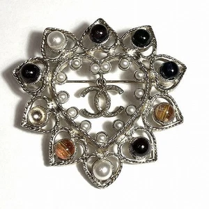 Chanel Coco Mark Heart Stone Brooch A19b Women Gold One Size - Picture 1 of 5