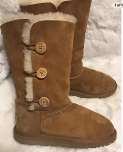 UGG Kids Boots Classic Tall Chestnut Brown Bailey Button Triplet II Sz 7 - Picture 1 of 6