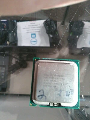 used SLA8Y Intel Pentium Dual Core 2 Ghz Socket 775 800/1MB CPU Processor  - Image 1 of 3