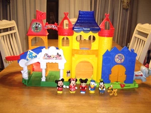 FP Little People Magic Kingdom Disney Mickey Palace Castillo Fuegos artificiales con 6 figuras - Imagen 1 de 19