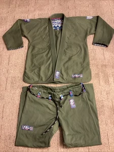Flow Kimonos Alpine Pro 2.10 OD grün Jiu Jitsu Kimono & Hose Größe A2 EUC! - Bild 1 von 7