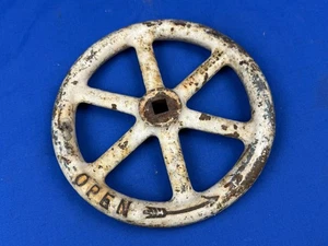 Vintage Iron Valve Handle w/ Nice Looking Arrow, Quill ~ 4 lbs 2 ozs, 7.75"Dia - Picture 1 of 7