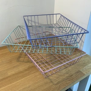 Desk Storage Tray Set 3 Coated Wire Pink Green Purple Retro Paper 1980s - Foto 1 di 6