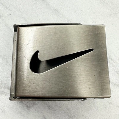 Nike prata Swoosh recorte web cinto fivela braçadeira estilo - 2,23" x 1,72" - Imagem 1 de 4