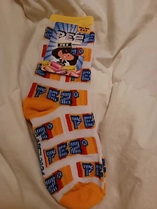 NEW ~ EQUALIZER ACCESSORIES ~ "PEZ" CANDY ~ HALLOWEEN SOCKS ~ SHOE SIZE 9-2.5 - Picture 1 of 2