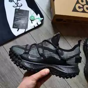 Nike ACG Mountain Fly Low GTX SE ''Dark Smoke" - Picture 1 of 8