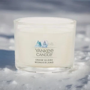Yankee Candle - Mini Candle Snow Globe Wonderland (1,3 oz) - Bild 1 von 1