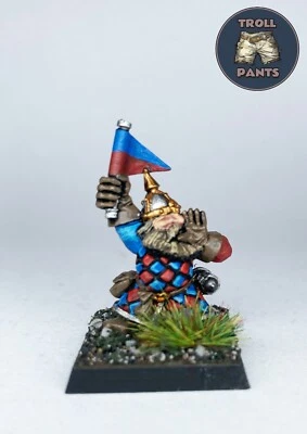 Warhammer - Il Vecchio Mondo - Nano con Bandiera Segnaletica - Metallo - Immagine 1 di 4