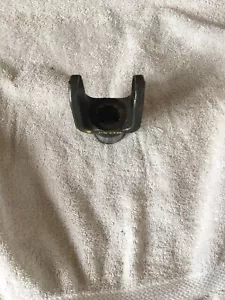 Jeep Wagon Truck Model 25 Pinion Yoke Front Axle Cleveland Single Bolt Strap - Foto 1 di 12