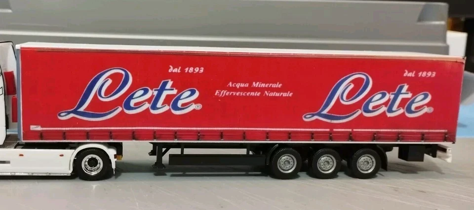Semirimorchio Lete Acqua sfondo rosso centinati base Herpa 1/87 - Immagine 1 di 4