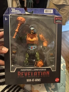 Figura Mattel Man-At-Arms Masters of the Universe Revelation Netflix NUEVA - Imagen 1 de 6