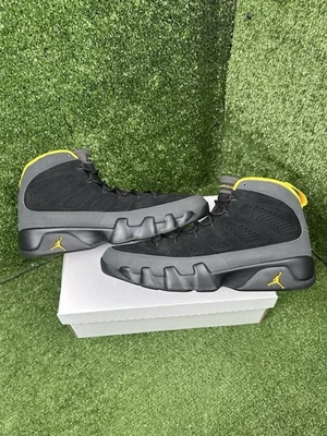 Talla 13 - Jordan 9 Retro Negro Universitario Dorado Foto 1 de 4