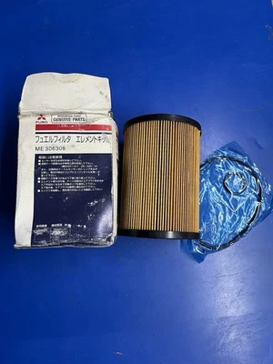 Elemento de filtro de combustible Mitsubishi ME306306 ME 306306 ME306305 *2 Foto 1 de 3