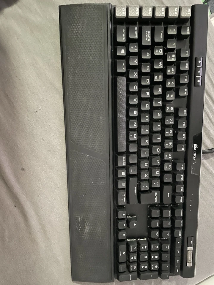 Corsair K95 RGB Platinum Gaming-Tastatur, Schwarz - Bild 1 von 1