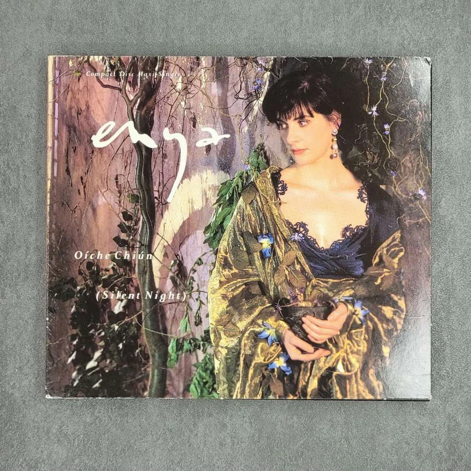 Oiche Chiun (Silent Night) [Maxi Single] Music - Image 1 of 1