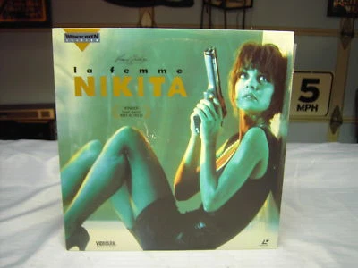 La femme NIKITA Laserdisc  Widescreen Edition VIDMARK - Image 1 of 2