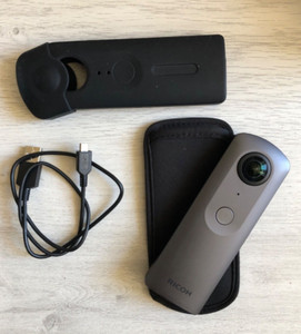 Ricoh Theta V Metallic Grey 360 4K Camera + 2 cases