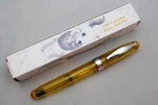 NOODLERS CARNIOLAN HONEY DEMONSTRATOR AHAB PISTON FLEX NIB FOUNTAIN PEN