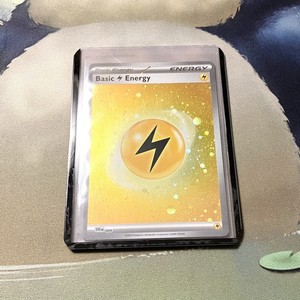 Lightning Electric Energy Cosmos Swirl Holo Pokémon 151 Scarlet & Violet SVE NM