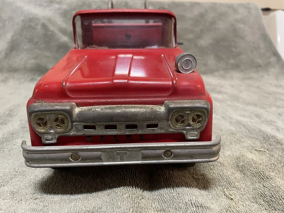 Tonka 5号泵梯消防车压钢美国缺失零件 — 第 1/4 张图片