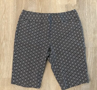 Pantalones Cortos Worthington Damas Calce Moderno Talla 6 Blanco y Negro Longitud Más Larga Foto 1 de 4