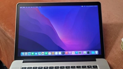 Apple MacBook Pro  A1398 Mid 2015 Core i7 2.5GHz 16GB RAM 512GB SSD Montery12.7 - Image 1 of 4