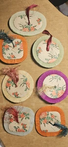 Linternas de papel chinas plegables MCM florales decoradas a mano de Hong Kong de la década de 1950 - Imagen 1 de 11