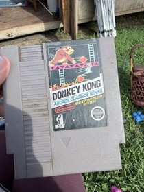 Nintendo Donkey Kong Arcade Classics Series NES Game Cartridge