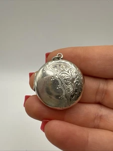 Vintage Mid-Century Sterling Silver Etched Locket – Large Collectible Pendant - Picture 1 of 8