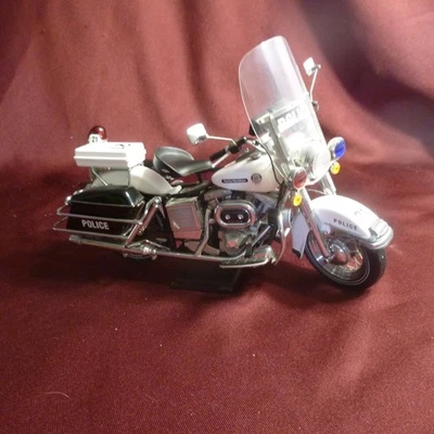 Franklin Mint 21 Harley-Davidson 1976 Electra Glide Police Motorcycle 1:10 scale - Image 1 of 4