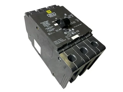 Disjuntor EDB34100 quadrado D 3 polos 100amp 480v - Imagem 1 de 3