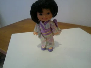 Muñeca Disney It's A Small World Mattel Japón Girl Doll Around the World 1993 De colección - Imagen 1 de 7