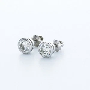 DIAMANTES NATURALES K/SI1 DE 1,4 QUILATES REDONDOS BRILLANTES BISEL ORO BLANCO 14K TACHUELAS CLÁSICAS - Imagen 1 de 3