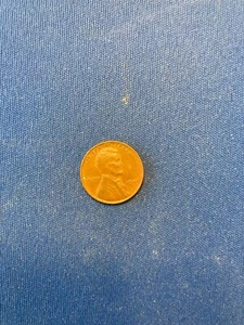 1942 Wheat Penny (No Mint Mark) - Picture 1 of 3