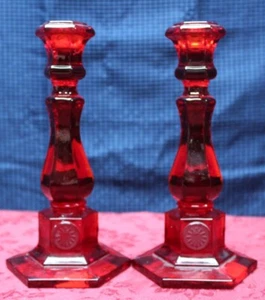2 Candelabri alti in vetro con monete rosso rubino Fostoria 8” vetro elegante MCM (originali - Foto 1 di 11