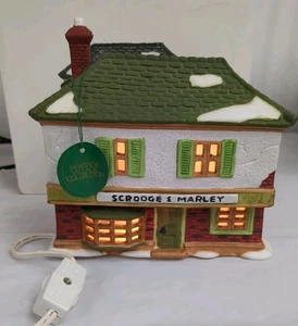 Casa de Conteo Dept 56 Dickens Heritage Village Scrooge and Marley con Caja y Luz - Imagen 1 de 11