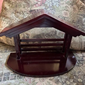 Wood Creche Stable 9.5 X 6.25 X 4.25” Mahogany Look For Small Nativity EUC - Picture 1 of 6