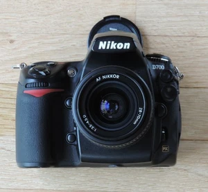 DSLR Nikon D700 + 28-70 Nikkor AFD 3.5-4.5 - Photo 1/6