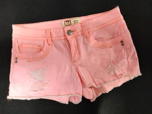 L.E.I. Ashley Low Rise Corral Pink Jeansshorts Distressed Größe 7 Damen/Jumior - Bild 1 von 2